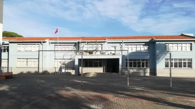 İzmir Ulubatlı Hasan İmam Hatip Ortaokulu - İzmir Ortaokulları