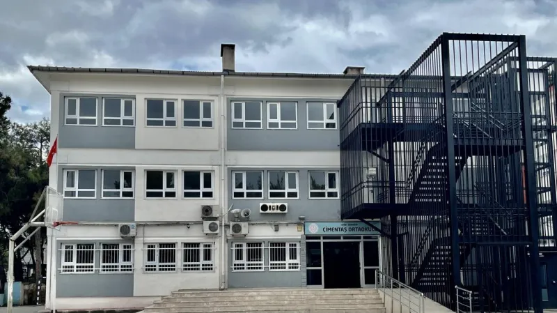 İzmir Çimentaş Ortaokulu - İzmir Ortaokulları