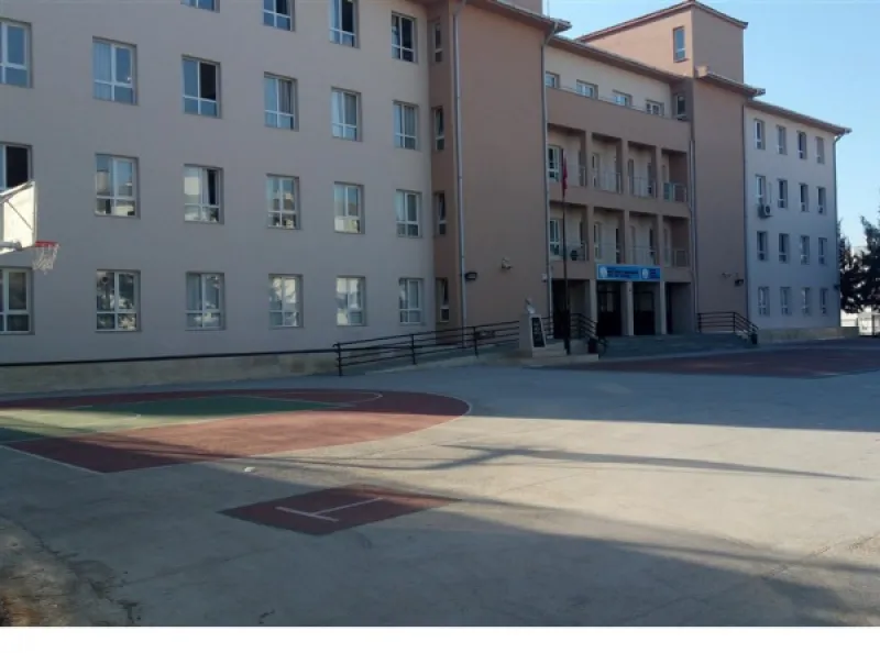 İzmir Çiğli Şehit Astsubay Özgür Erdoğan İmam Hatip Ortaokulu - İzmir Ortaokulları