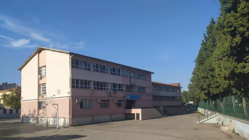 İzmir Fevzi Çakmak Ortaokulu - İzmir Ortaokulları