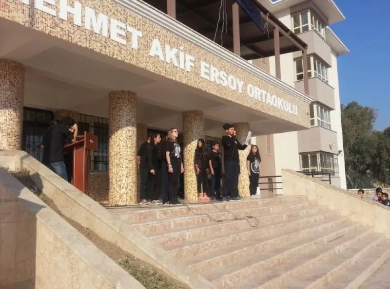 İzmir Mehmet Akif Ersoy Ortaokulu - İzmir Ortaokulları