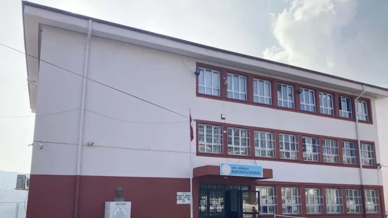 İzmir Rakım Erkutlu Ortaokulu - İzmir Ortaokulları