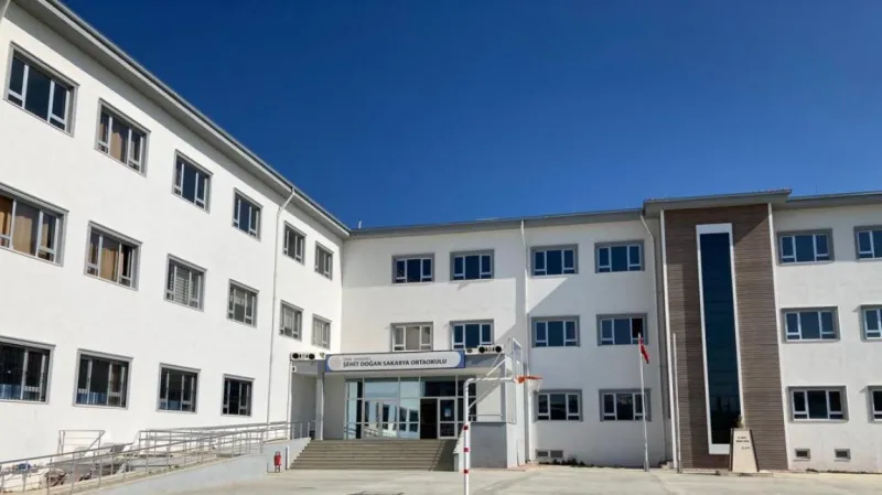 İzmir Şehit Doğan Sakarya Ortaokulu - İzmir Ortaokulları