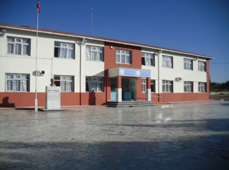 İzmir İzmir Yardımsevenler Derneği Kuşçular Ortaokulu - İzmir Ortaokulları