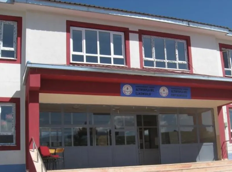 Kahramanmaraş Altınyayla Şehit Ebubekir Sel Ortaokulu - Kahramanmaraş Ortaokulları
