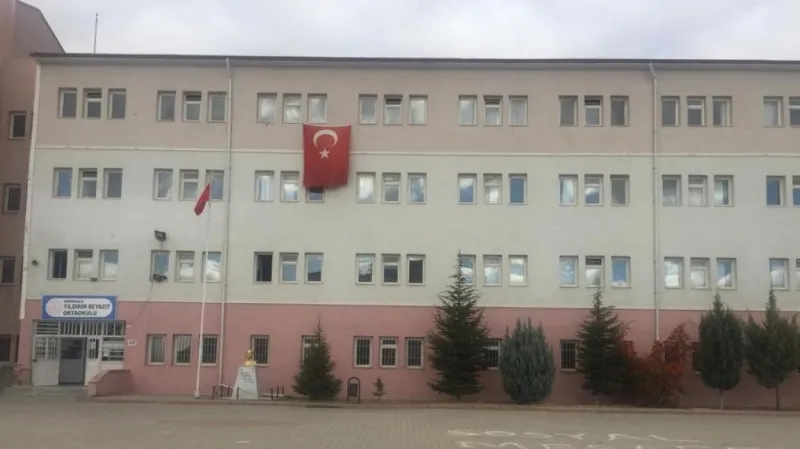 Kırıkkale Hüseyin Kahya Hiçyılmaz Ortaokulu - Kırıkkale Ortaokulları