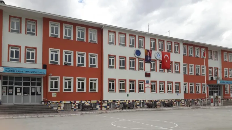 Konya Uluırmak Hürriyet İmam Hatip Ortaokulu - Konya Ortaokulları