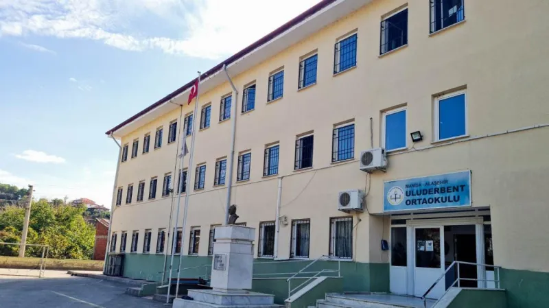 Manisa Uluderbent Ortaokulu - Manisa Ortaokulları