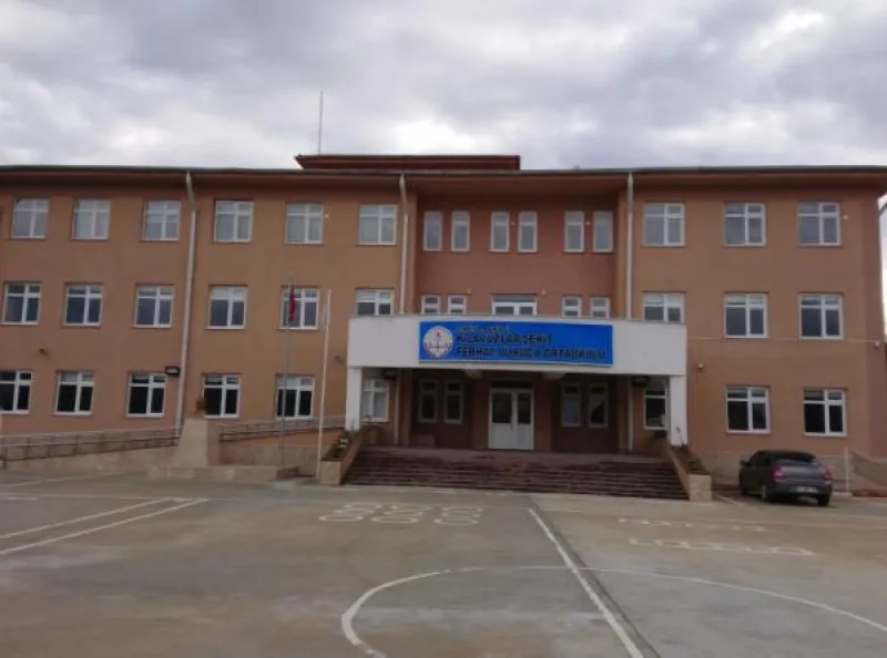Manisa Kılavuzlar Şehit Ferhat Vurucu Ortaokulu - Manisa Ortaokulları