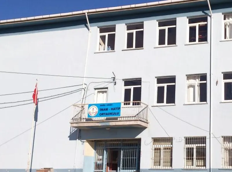 Manisa Şehit Cemal Aybey İmam Hatip Ortaokulu - Manisa Ortaokulları