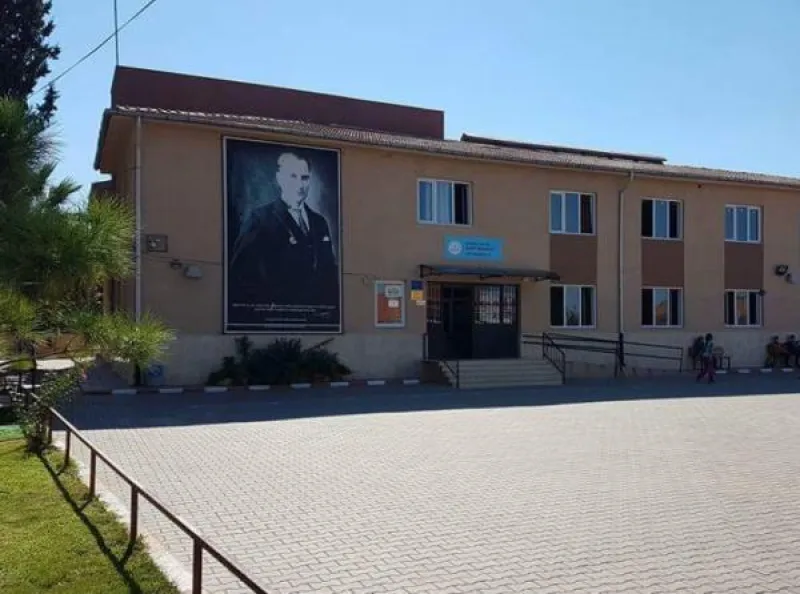 Manisa Sart Mahmut Ortaokulu - Manisa Ortaokulları