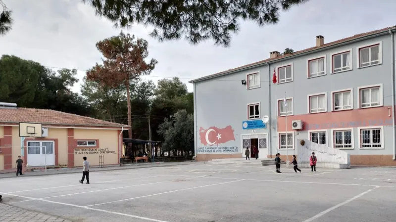 Manisa Kemal Akiş Ortaokulu - Manisa Ortaokulları