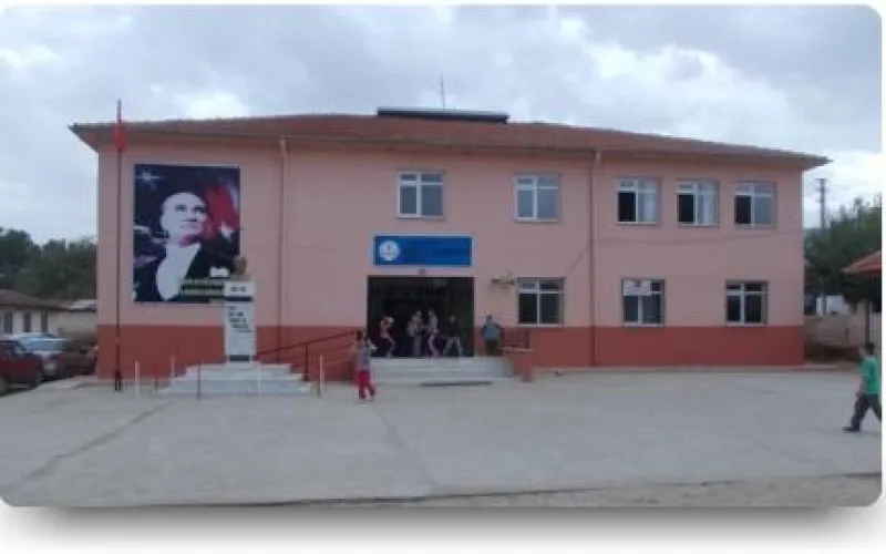 Manisa Emcelli Ortaokulu - Manisa Ortaokulları