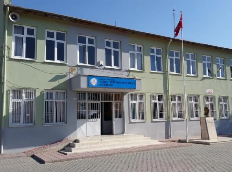 Manisa Yılmaz- Şehit Mustafa Sonkaya Ortaokulu - Manisa Ortaokulları