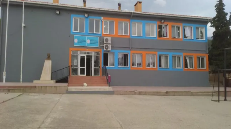 Manisa Sancaklı İğdecik Hayrullah Divrik Ortaokulu - Manisa Ortaokulları