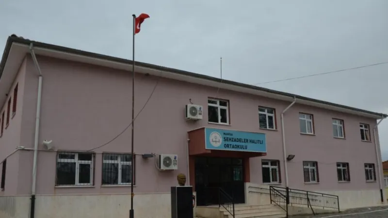 Manisa Halıtlı Ortaokulu - Manisa Ortaokulları