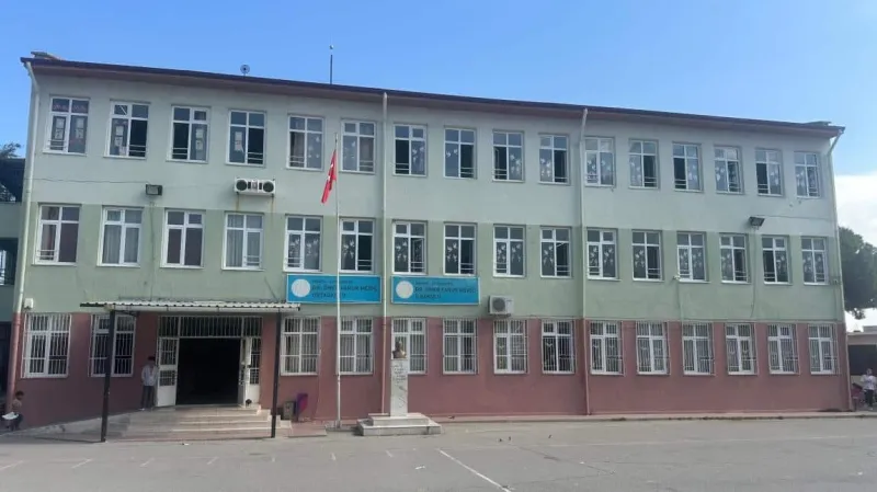 Manisa Dr. Ömer Faruk Meriç Ortaokulu - Manisa Ortaokulları
