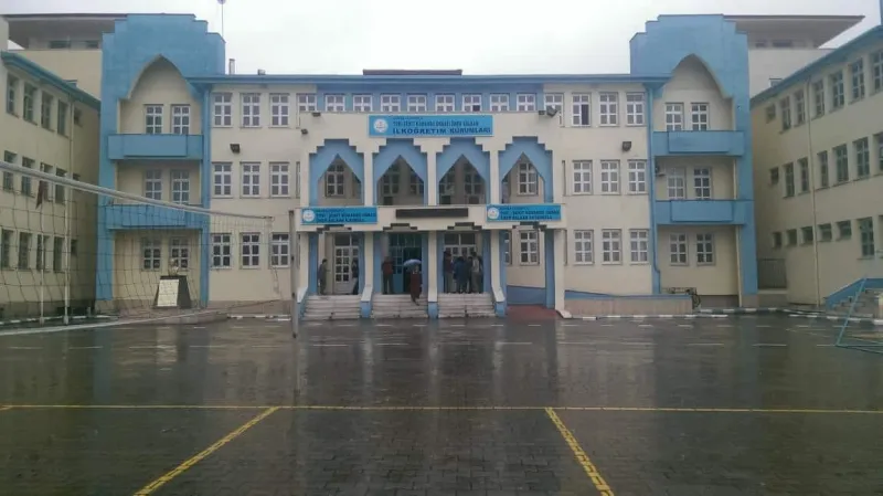 Manisa Toki-Şehit Komando Onbaşı Ömer Balkan Ortaokulu - Manisa Ortaokulları