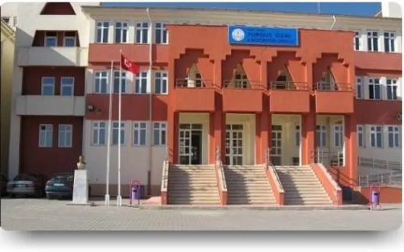 Turgut Özal Ortaokulu Fotoğrafı