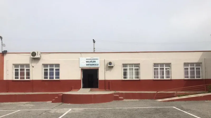Selviler Ortaokulu Fotoğrafı