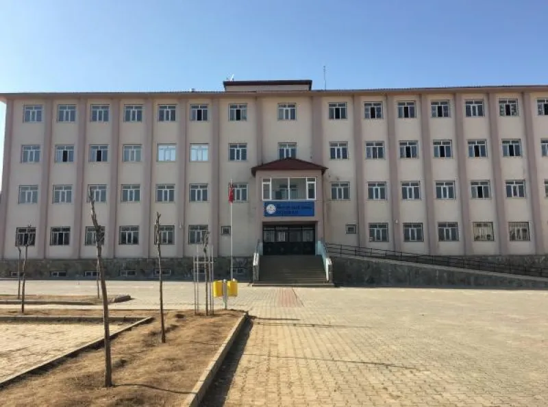 Muş Prof.Dr. Vahit Özmen Ortaokulu - Muş Ortaokulları