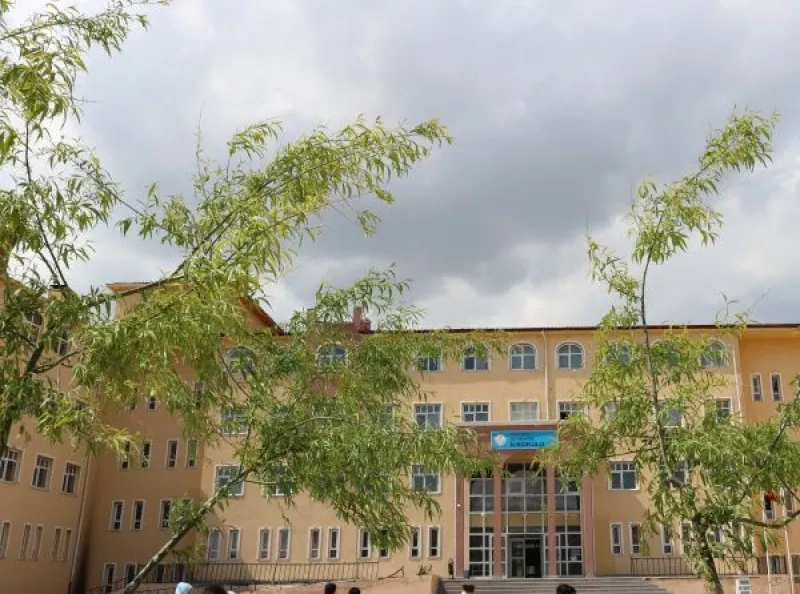 Niğde Şehit Ramazan Konuş Ortaokulu - Niğde Ortaokulları