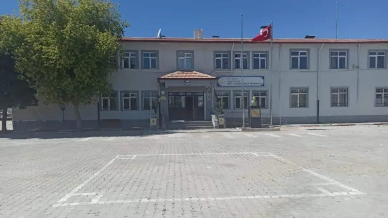 Niğde Yeşilgölcük Şehit Osman Turgut Ortaokulu - Niğde Ortaokulları