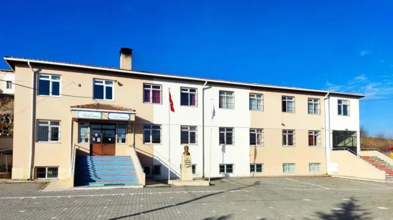 Niğde Gösterli Ortaokulu - Niğde Ortaokulları