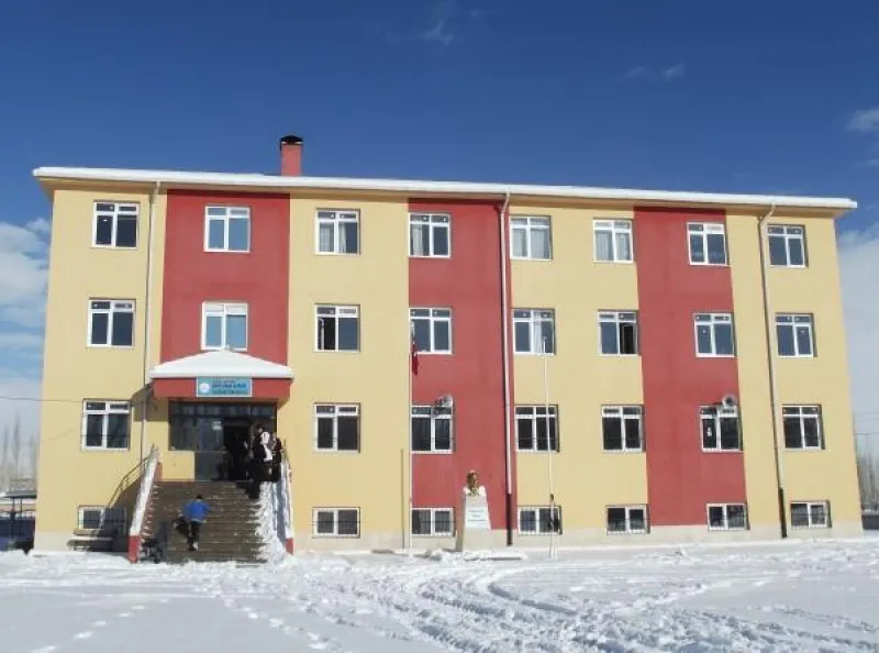 Niğde Çayırlı Şehit Ayhan Karagöz İmam Hatip Ortaokulu - Niğde Ortaokulları