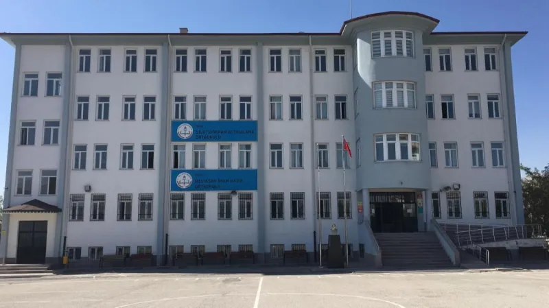 Niğde Melikşah İmam Hatip Ortaokulu - Niğde Ortaokulları