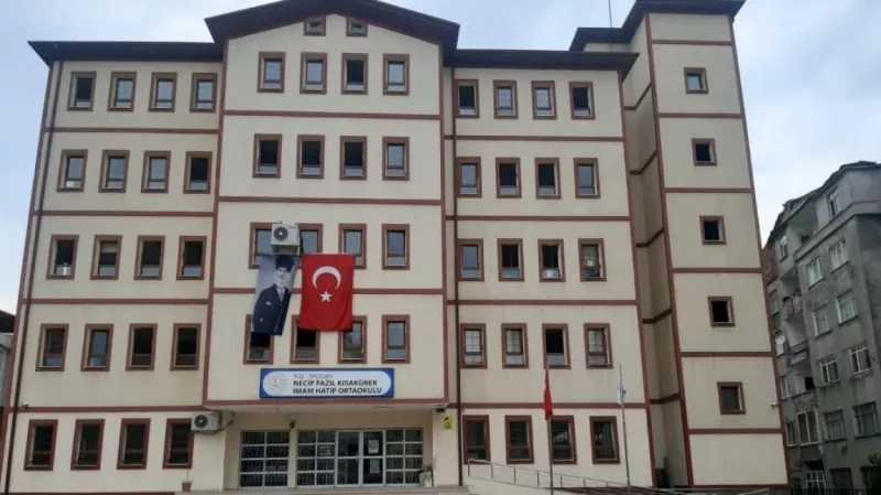 Rize Ardeşen Necip Fazıl Kısakürek İmam Hatip Ortaokulu - Rize Ortaokulları