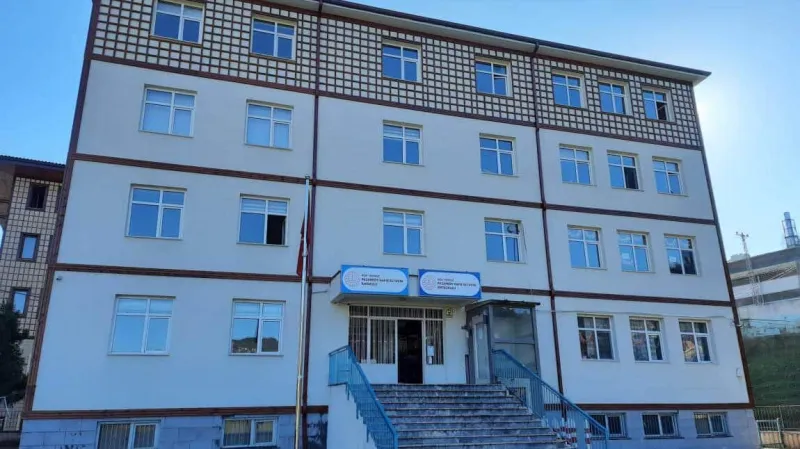 Rize Pazarköy Hafız Ali Usta Ortaokulu - Rize Ortaokulları