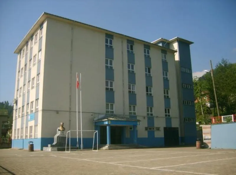 Rize Şehit Nedim Çalık Ortaokulu - Rize Ortaokulları