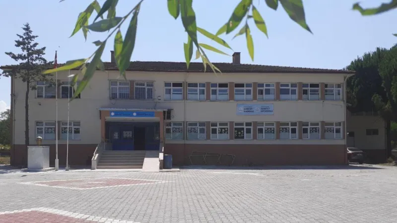 Samsun Hürriyet Ortaokulu - Samsun Ortaokulları