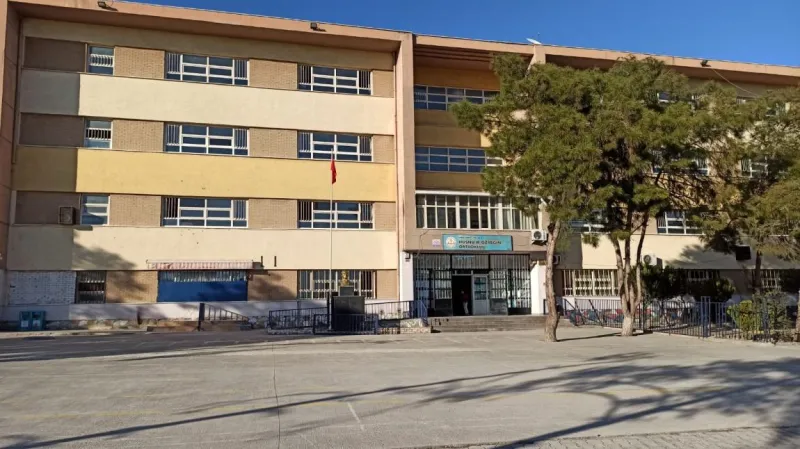 Şanlıurfa Hüsnü M.Özyeğin Ortaokulu - Şanlıurfa Ortaokulları