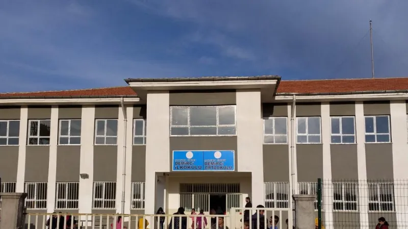 Şanlıurfa Demirci Ortaokulu - Şanlıurfa Ortaokulları