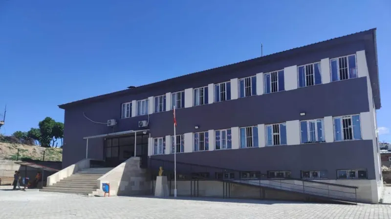 Siirt Aksöğüt Ortaokulu - Siirt Ortaokulları