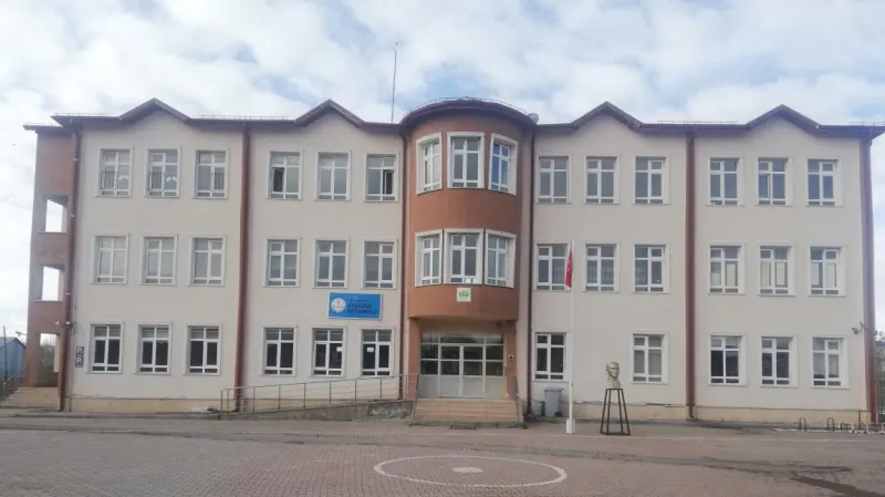 Sivas Atatürk Ortaokulu - Sivas Ortaokulları