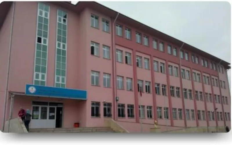 Trabzon İstanbul Ticaret Odası Şehit Er Zeki Ayvenli İmam Hatip Ortaokulu - Trabzon Ortaokulları