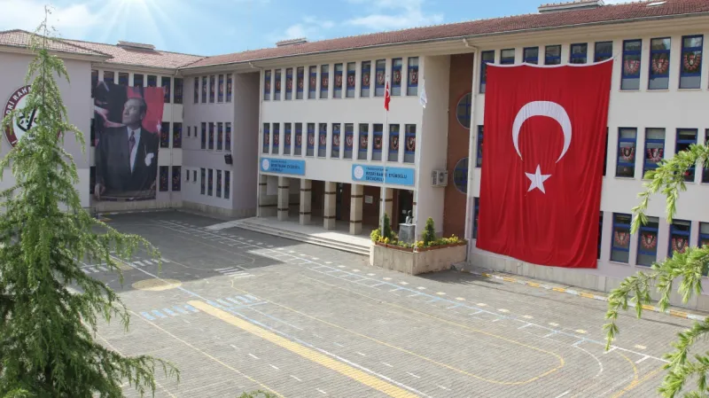 Trabzon Bedri Rahmi Eyüboğlu Ortaokulu - Trabzon Ortaokulları