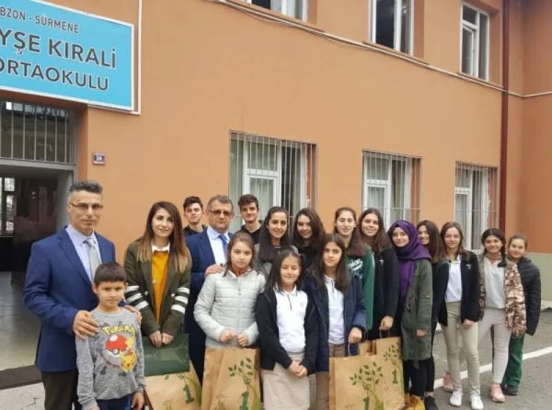 Trabzon Ayşe Kırali Ortaokulu - Trabzon Ortaokulları