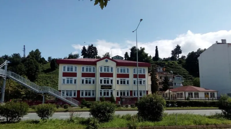 Trabzon Çamburnu Fazıloğlu Mahmut Bıçakçı Ortaokulu - Trabzon Ortaokulları