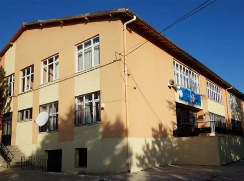 Uşak Şehit Ali Turgut Büyükoturak Ortaokulu - Uşak Ortaokulları