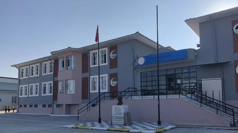 Uşak Alper Günbayram Ortaokulu - Uşak Ortaokulları