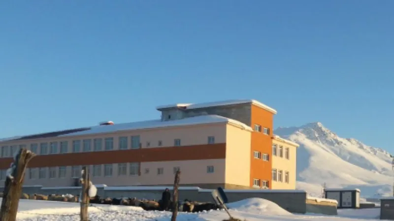 Van Ilıcak Ortaokulu - Van Ortaokulları