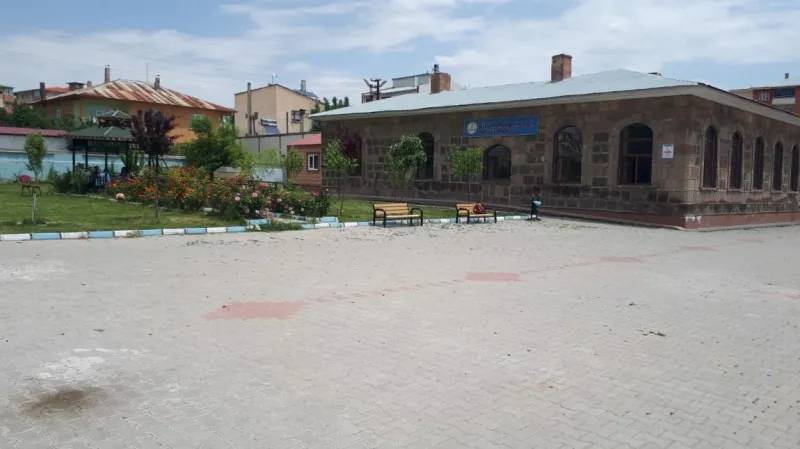 Van Şehit Jandarma Asb. Ahmet Çelik İmam Hatip Ortaokulu - Van Ortaokulları