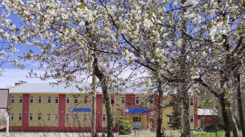 Van Osmangazi Ortaokulu - Van Ortaokulları