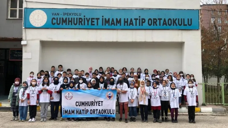 Van Cumhuriyet İmam Hatip Ortaokulu - Van Ortaokulları