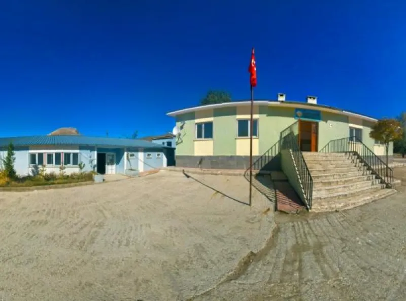 Van Selahattin Ülkümen Ortaokulu - Van Ortaokulları