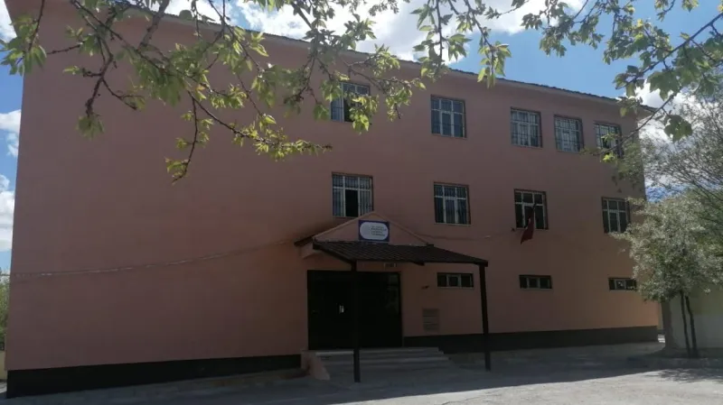 Van Karpuzalan Ortaokulu - Van Ortaokulları